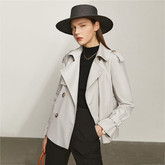 Grauer Trenchcoat